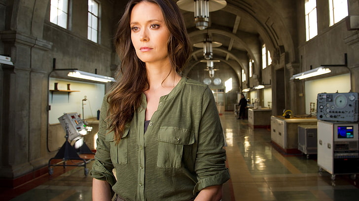 Summer Glau, actress, brunette, one person, front view, standing