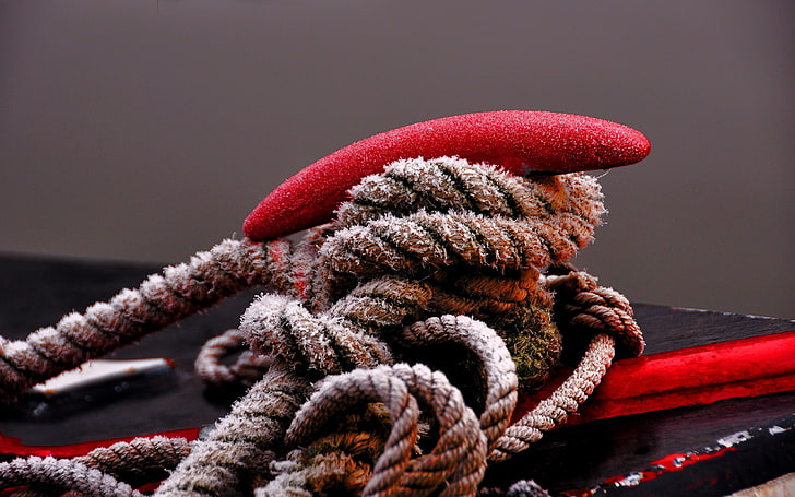 brown rope, wreath, node, red, nautical Vessel, close-up, wood - Material