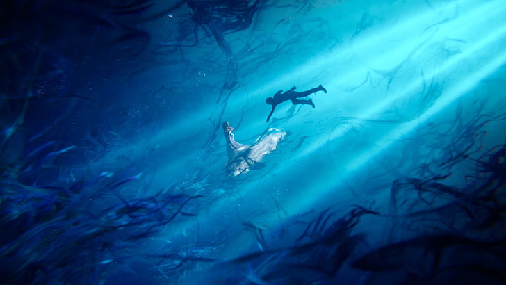 man swimming towards woman wearing white dress wallpaper, Final Fantasy XV