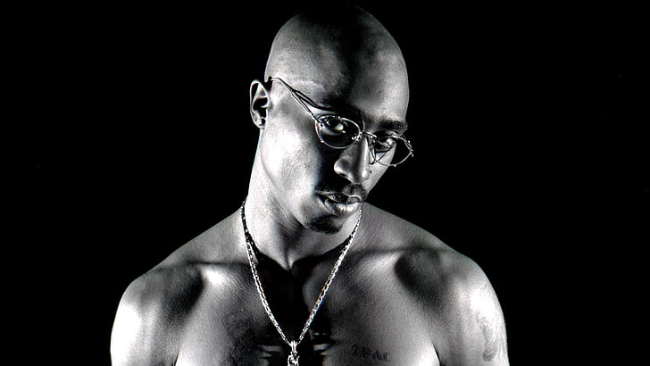 Tupac, 2pac, Rapper, studio shot, black background, one person