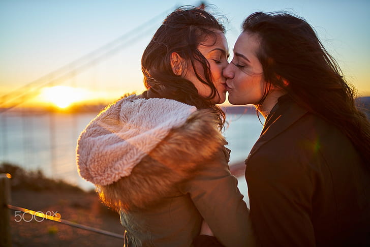 lesbians, women, 500px, sunlight, kissing, women outdoors, San Francisco, HD wallpaper