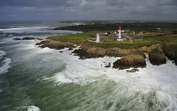 Coast town, lighthouse, rocks, waves, cloudy sky, HD wallpaper