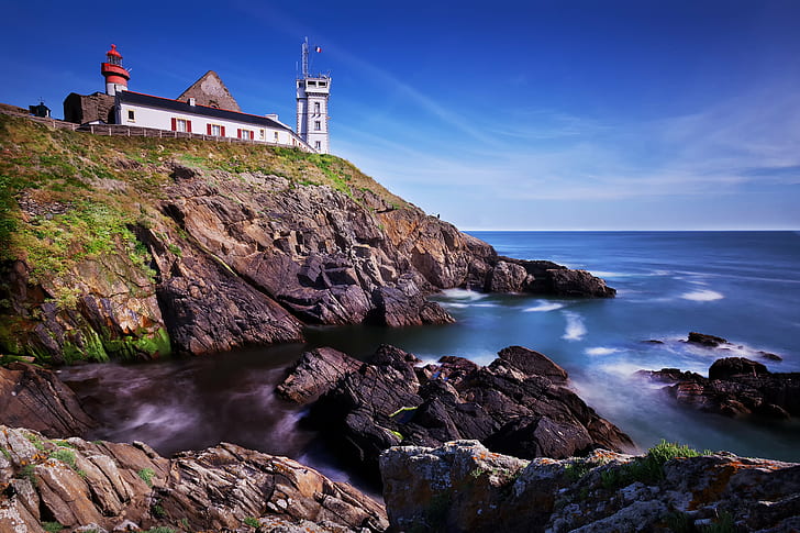 white lighthouse near blue ocean water during daytime, La Pointe, HD wallpaper