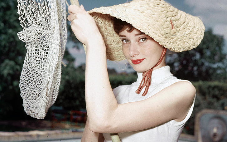 Audrey Hepburn Cute, celebrity, celebrities, celebs, HD wallpaper