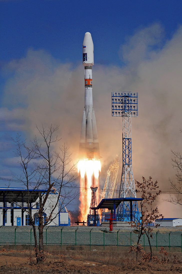 Roscosmos, Vostochny Cosmodrome, Soyuz, technology, sky, smoke - physical structure, HD wallpaper