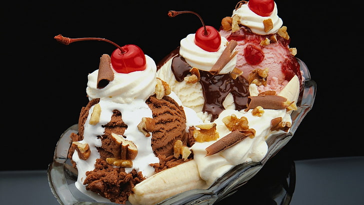 vanilla and strawberry ice cream, nuts, chocolate, berries, dessert, HD wallpaper