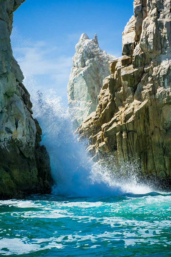 seawaves through rocks, Crashing, Cabo San Lucas, Baja California Sur, HD wallpaper