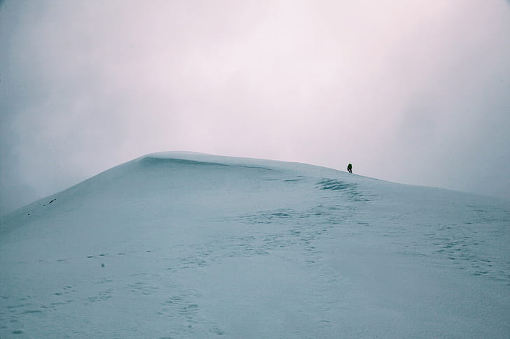 snow, winter, men, hiking, snowy peak, mist, HD wallpaper
