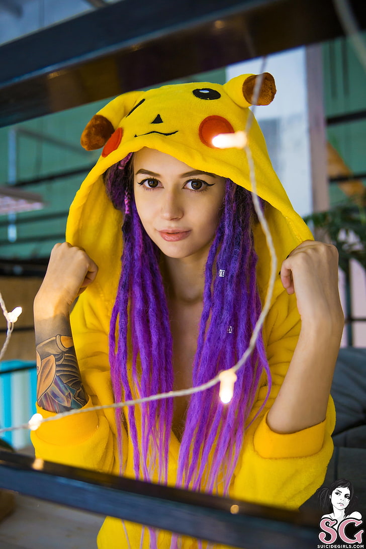 Lure Suicide, women, model, looking at viewer, dreadlocks, dyed hair