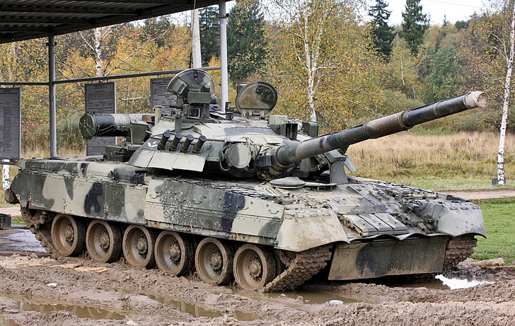 light green camo on modern russian tank