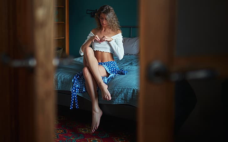 girl, pose, feet, bed, the door, curls, Sergey Fat, Sergey Zhirnov, HD wallpaper