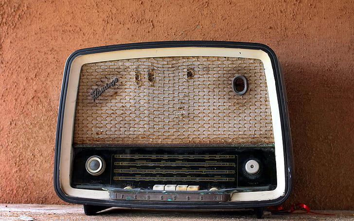 Vintage Radio Station, old radio