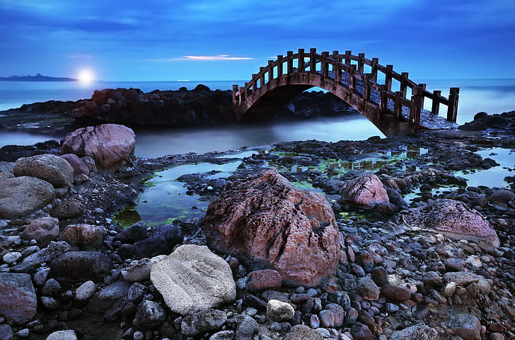 landscape photography of brown bridge and sea, chinese, chinese