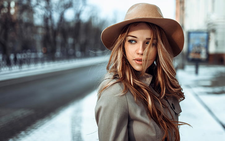 Brown hair girl, wind, hat, city, HD wallpaper