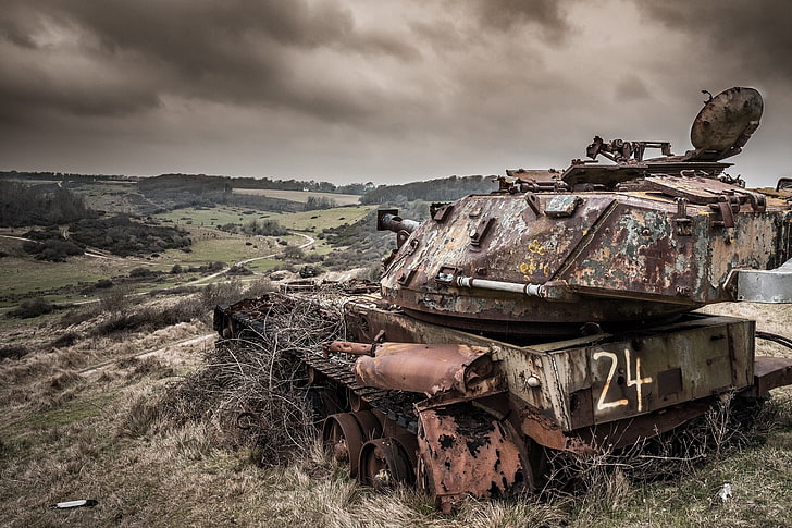 gray and black battle tank, Sam King, Dorset, England, wreck, HD wallpaper