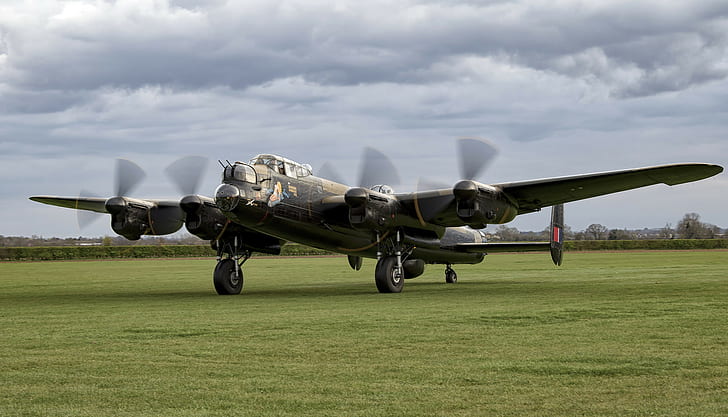 bomber, four-engine, heavy, Avro Lancaster
