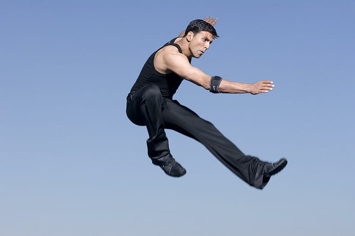 akshay kumar jumping stunts in real, celebrity, celebrities, boys, HD wallpaper