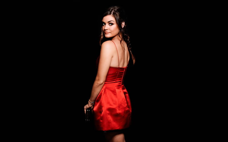 Lucy Hale 02