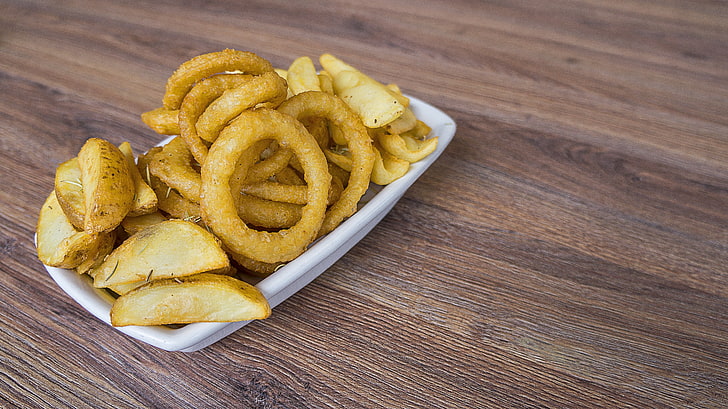 fried squid dish, onion rings, fast food, potato, food and drink