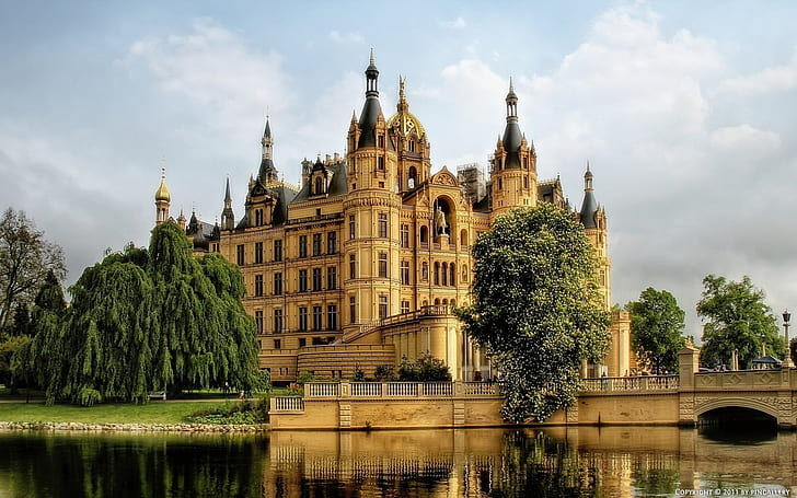 Germany, Schwerin, castle, river, tree, bridge, clouds, white concrete castle, HD wallpaper