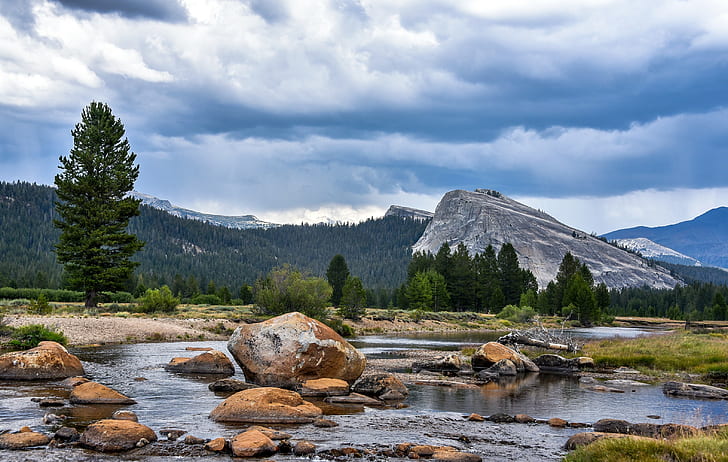 USA, California, Yosemite, brown rock formation, rocks, clouds
