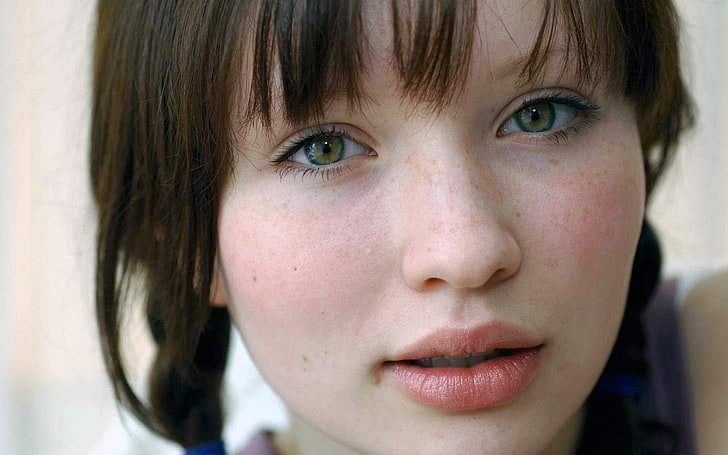 HD wallpaper: women, Emily Browning, actress, closeup, blue eyes, brunette  | Wallpaper Flare