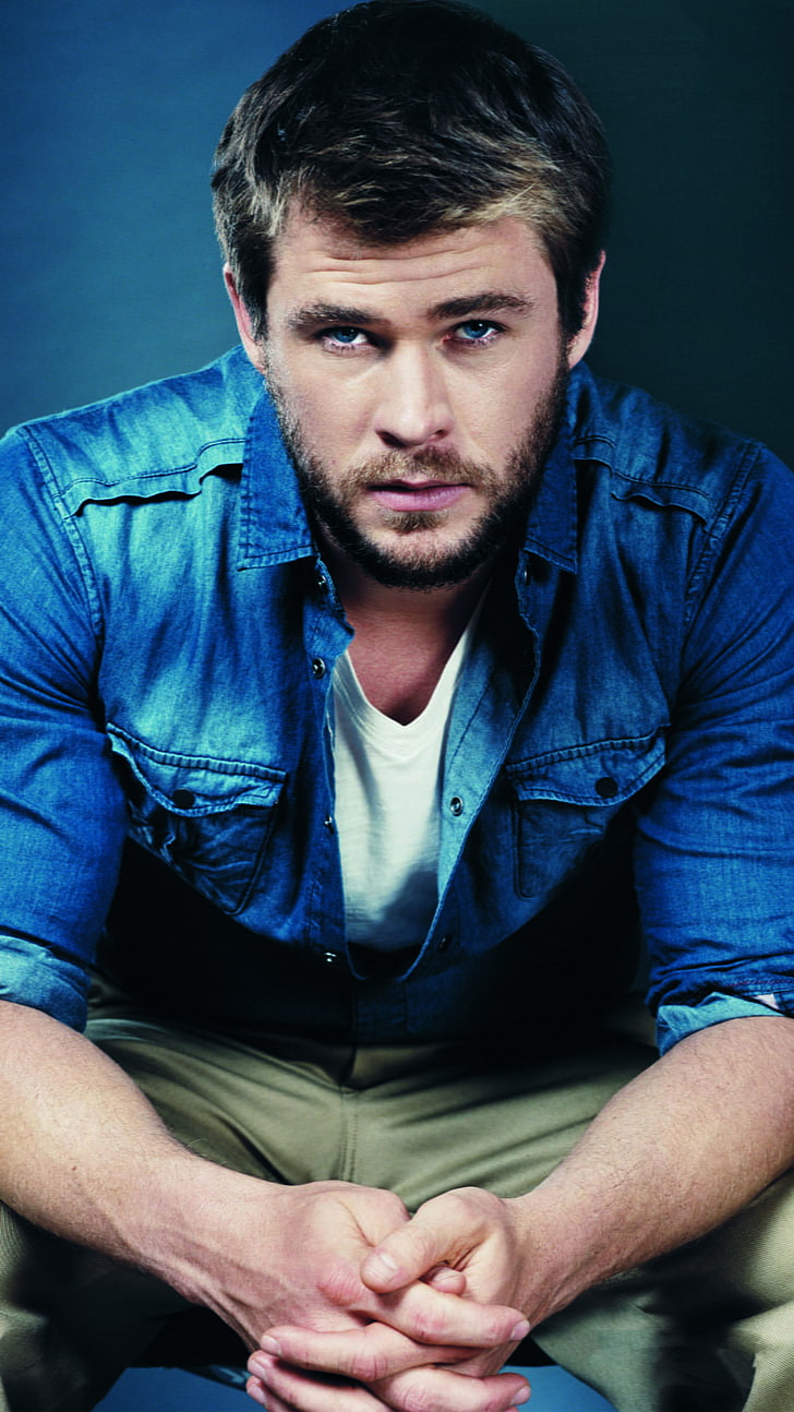 HD wallpaper: Chris Hemsworth In Blue Shirt, Chris Hemsworth, Male  Celebrities | Wallpaper Flare