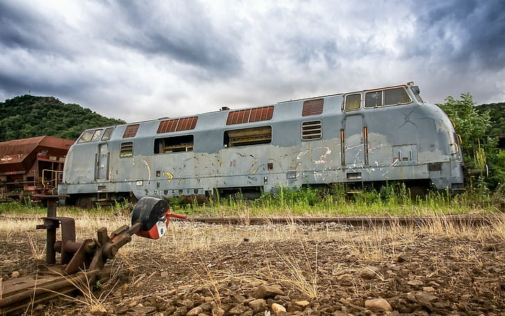 train, vehicle, abandoned