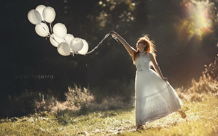 Vincente Serra, women outdoors, balloon, sunlight, dress, white dress, HD wallpaper