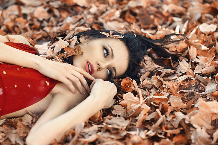 women's red top, untitled, Alessandro Di Cicco, fall, leaves, HD wallpaper