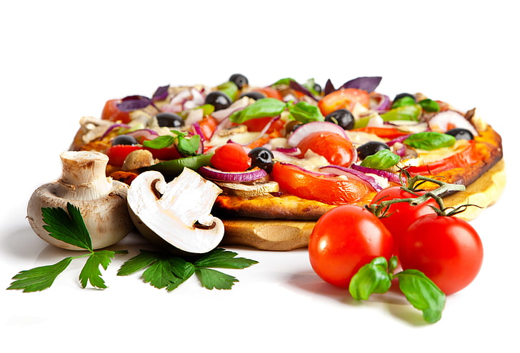 vegetable pizza, mushrooms, cheese, bow, tomatoes, olives, food