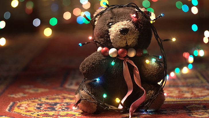 brown bear plush toy, Christmas, christmas lights, teddy bears