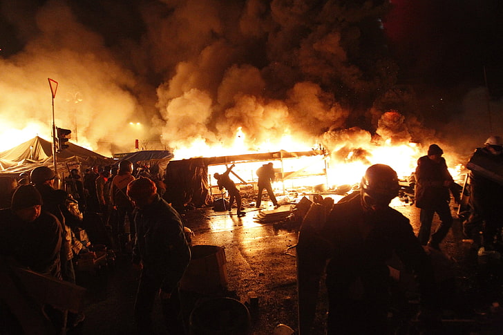 ukraine ukrainians maidan kyiv democracy, group of people, fire