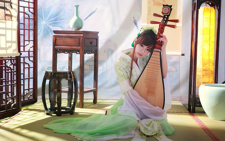 Beautiful classical Chinese girl playing the pipa, HD wallpaper