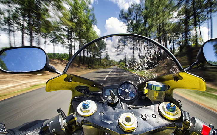 black and yellow motorcycle, vehicle, road, blurred, Yamaha, motion blur