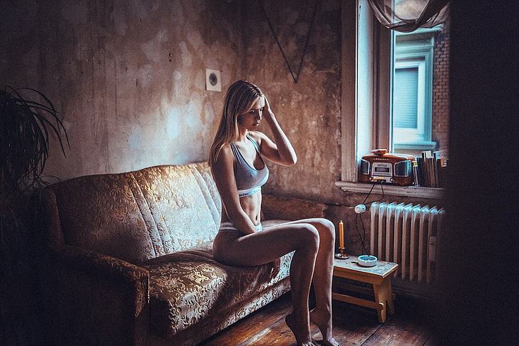 women's gray sports bra, model, Lennart Bader, blonde, barefoot, HD wallpaper