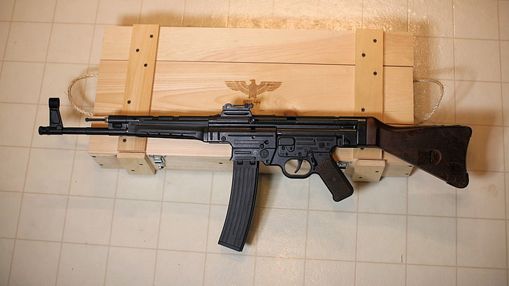 black assault rifle and case, gun, StG 44, rifles, military, indoors, HD wallpaper