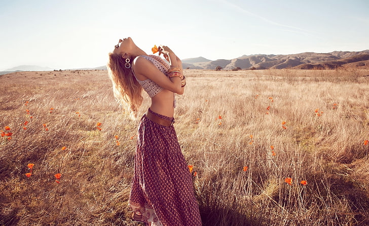 Hippie Girl Outdoor, women's grey crop top and maroon peasant skirt