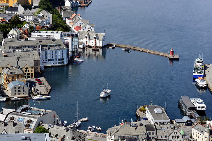 lighthouse, home, yachts, boats, buildings, piers, Ålesund