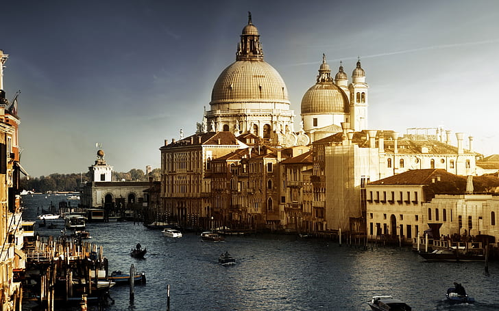 Venice Italy, Canal, boats, buildings, water, sunset, white and brown castle, HD wallpaper