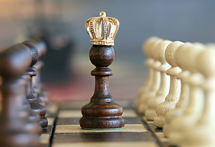 chess, board games, pawns, king, crown, checkered, checkerboard, HD wallpaper