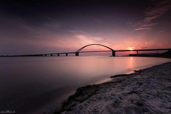 bridge near bodies of water during sunset, ich, ich, Ich bin