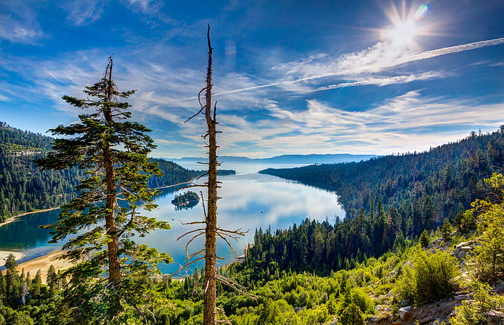 USA, California, Lake Tahoe, sun, rocks, sky, clouds, forest