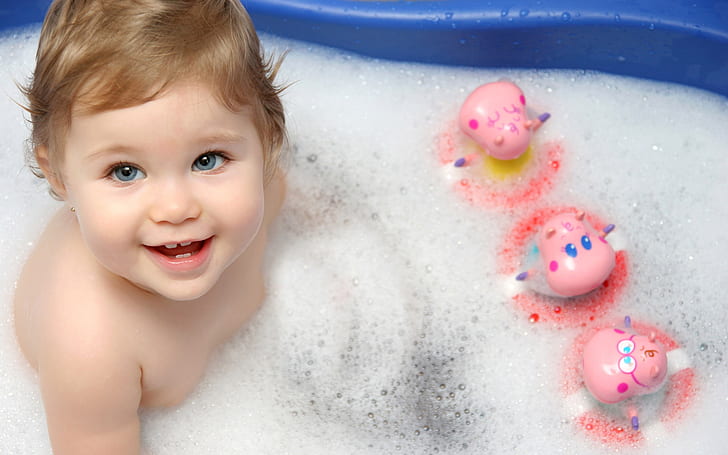 Cute baby taking a bath, HD wallpaper