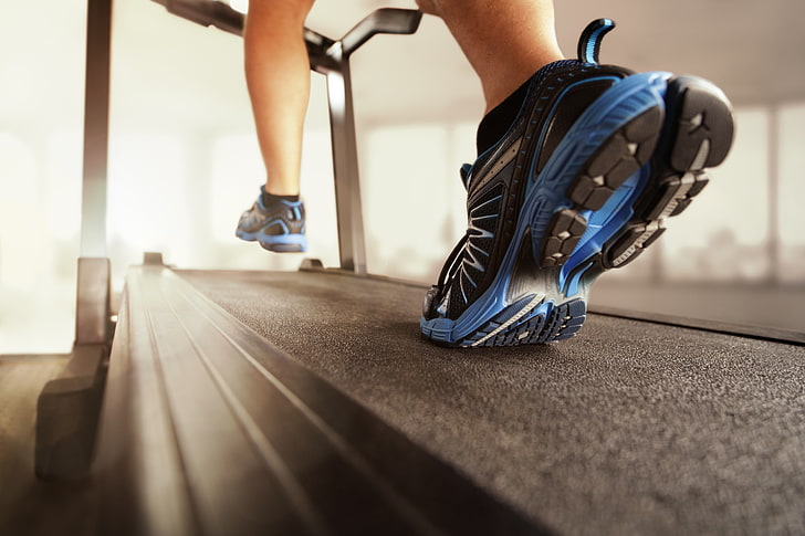 black-and-blue low-top sneakers, running, treadmills, low section, HD wallpaper