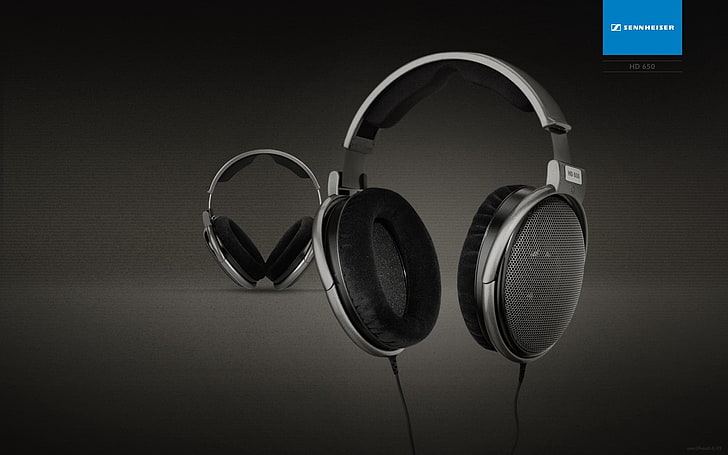black and gray Sennheiser corded headphones, hd650, membranes