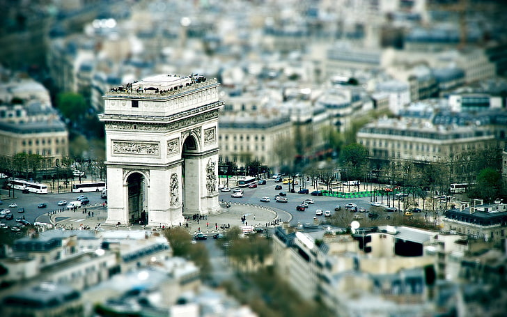 Arc De Triomphe in Paris, shallow focus photography of Arc De Triomphe, HD wallpaper