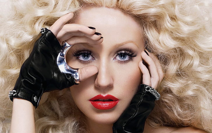 Christina Aguilera 09, woman blonde hair and black leather gloves