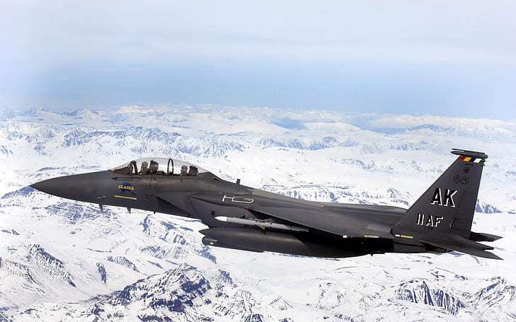 F 15E Strike Eagle flys over Glacial fields, HD wallpaper