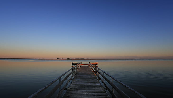 one-point perspective photography of wooden dock, Saaler Bodden